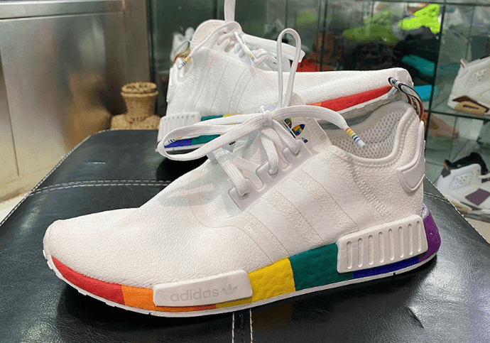 彩虹中底！adidas NMD R1 Pride实物图曝光！ 货号：FY9024