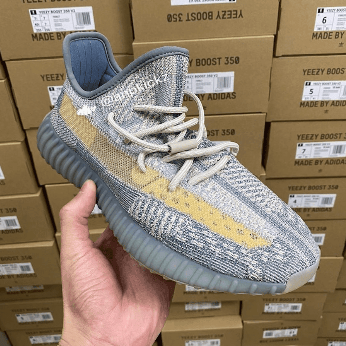 全新 Yeezy 350 V2曝光！实物清爽百搭！