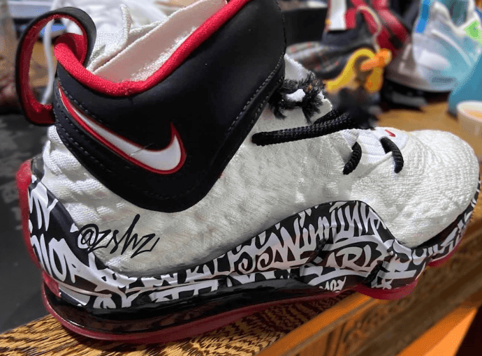 Nike LeBron 17 “Graffiti” 实物细节图曝光！完美致敬LeBron 4！ 货号：CT6052-100