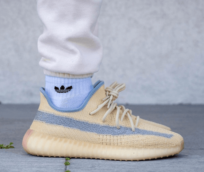 侧透满天星！上脚超清新！Yeezy 350 V2 “Linen”将于4月18日发售！ 货号：FY5158