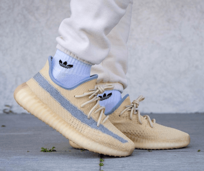 侧透满天星！上脚超清新！Yeezy 350 V2 “Linen”将于4月18日发售！ 货号：FY5158