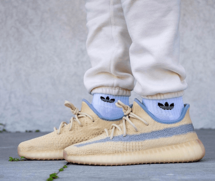 侧透满天星！上脚超清新！Yeezy 350 V2 “Linen”将于4月18日发售！ 货号：FY5158