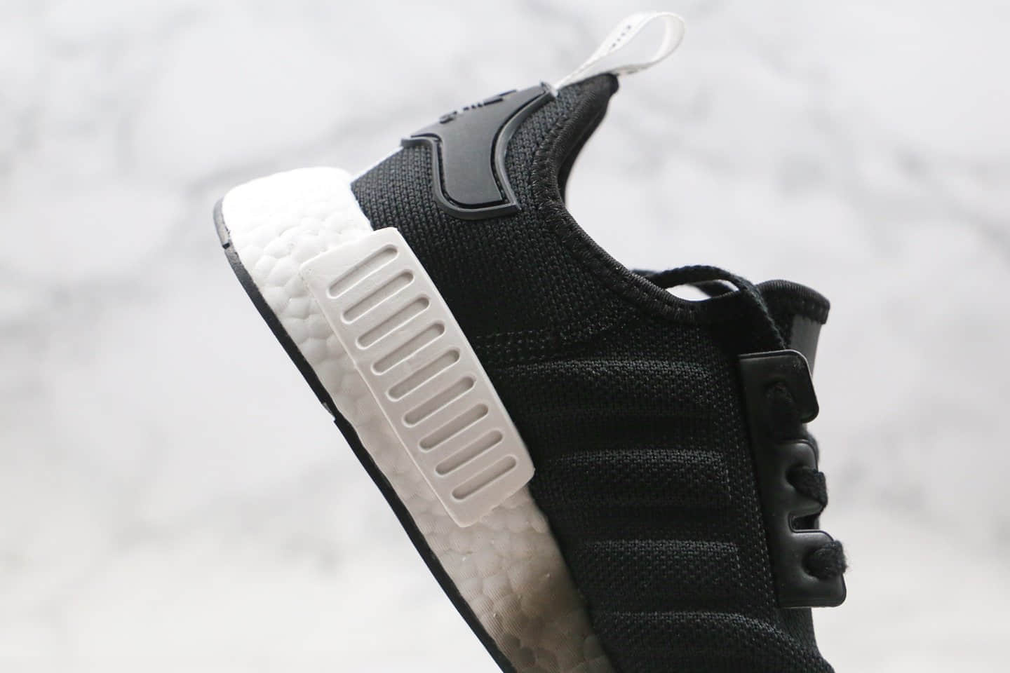 阿迪达斯adidas NMD R1纯原版本爆米花跑鞋黑白色拼色内置真Boost缓震大底原楦头纸板打造 货号：EF5861