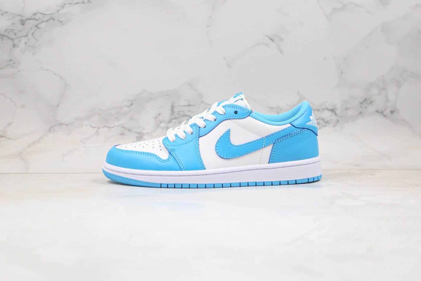 乔丹Air Jordan 1 Low UNC x Nike SB低帮SB联名款AJ1北卡蓝配色纯原版本正确鞋面材质卡色原盒原标 货号：CJ7891-401