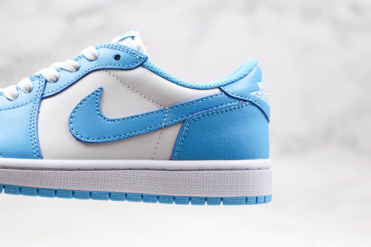 乔丹Air Jordan 1 Low UNC x Nike SB低帮SB联名款AJ1北卡蓝配色纯原版本正确鞋面材质卡色原盒原标 货号：CJ7891-401