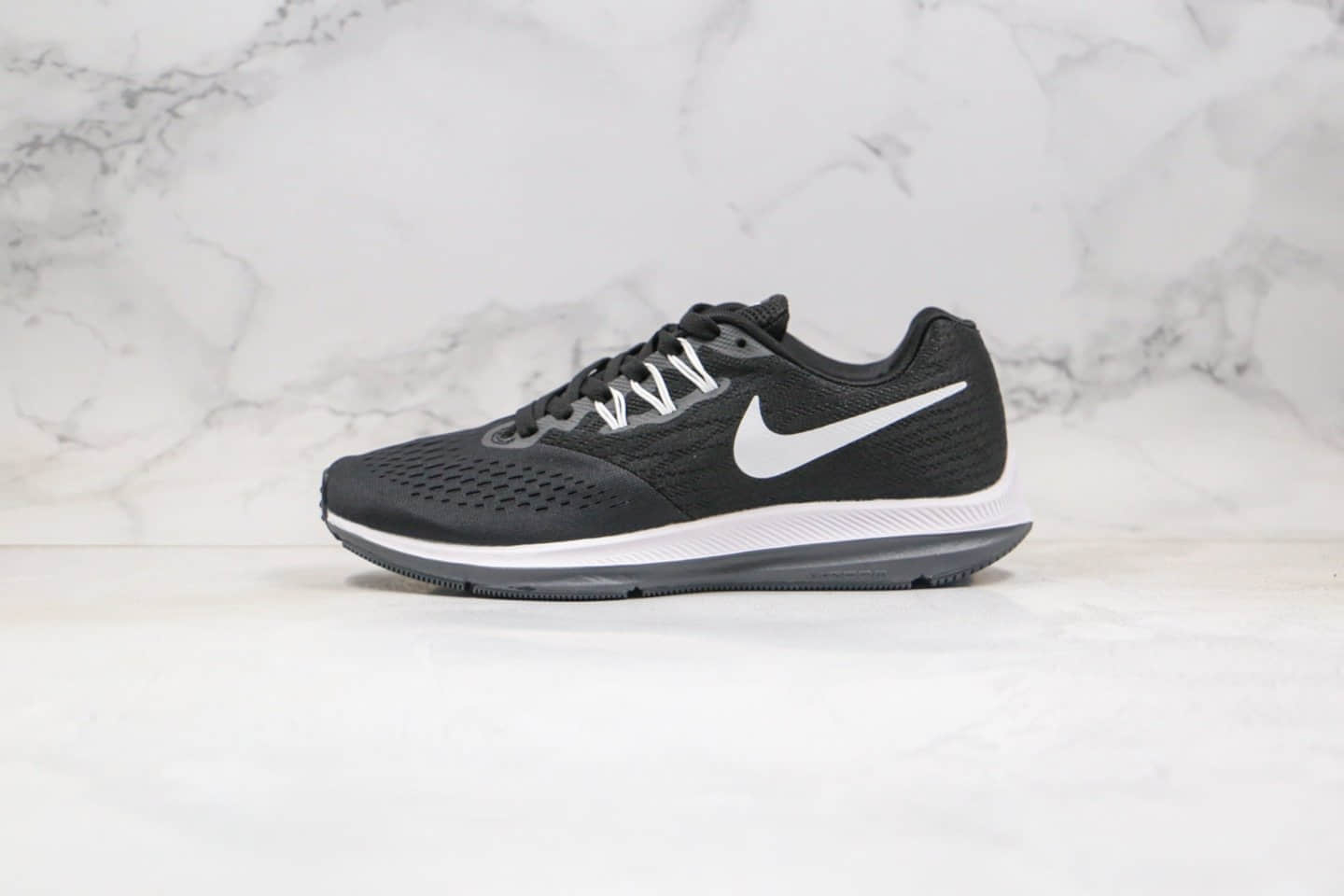 耐克Nike Zoom WINFLO 4纯原版本登月4代网面透气跑步鞋黑白色原厂鞋底原盒原标 货号：898466-001