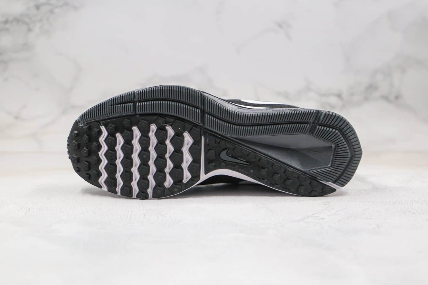耐克Nike Zoom WINFLO 4纯原版本登月4代网面透气跑步鞋黑白色原厂鞋底原盒原标 货号：898466-001