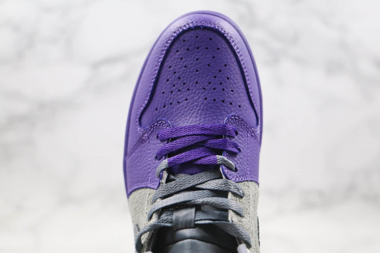 乔丹Air Jordan 1 Mid纯原版本中帮AJ1芝加哥设计师联名款侵染灰紫色原盒原标原鞋开模一比一打造 货号：CW5897-005