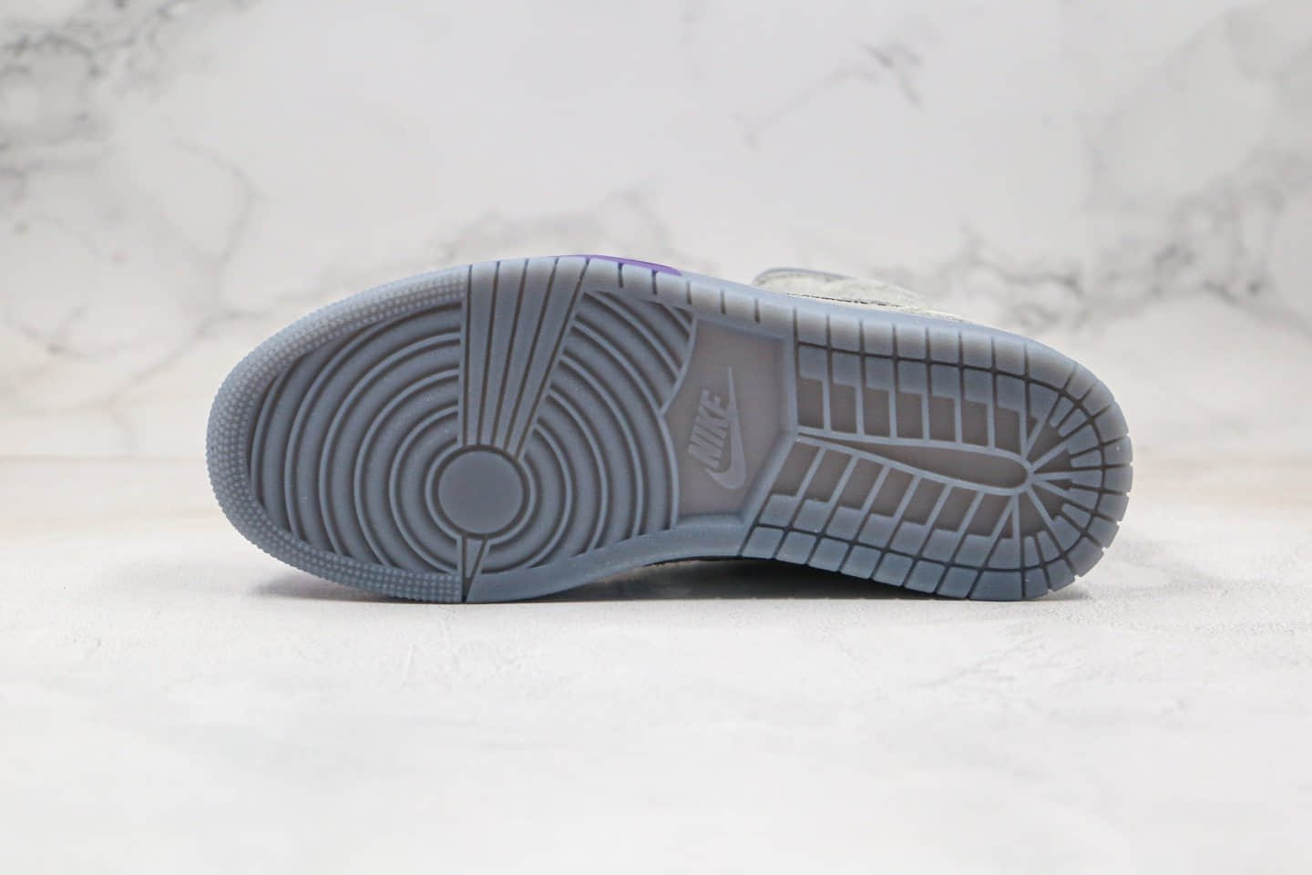乔丹Air Jordan 1 Mid纯原版本中帮AJ1芝加哥设计师联名款侵染灰紫色原盒原标原鞋开模一比一打造 货号：CW5897-005