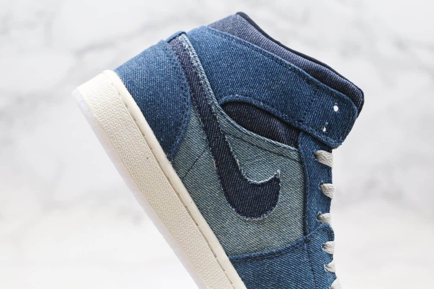 乔丹Air Jordan 1 Mid公司级版本中帮AJ1水洗牛仔蓝色市面最高工艺 货号：852542-009