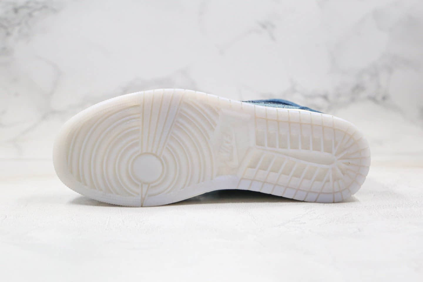 乔丹Air Jordan 1 Mid公司级版本中帮AJ1水洗牛仔蓝色市面最高工艺 货号：852542-009