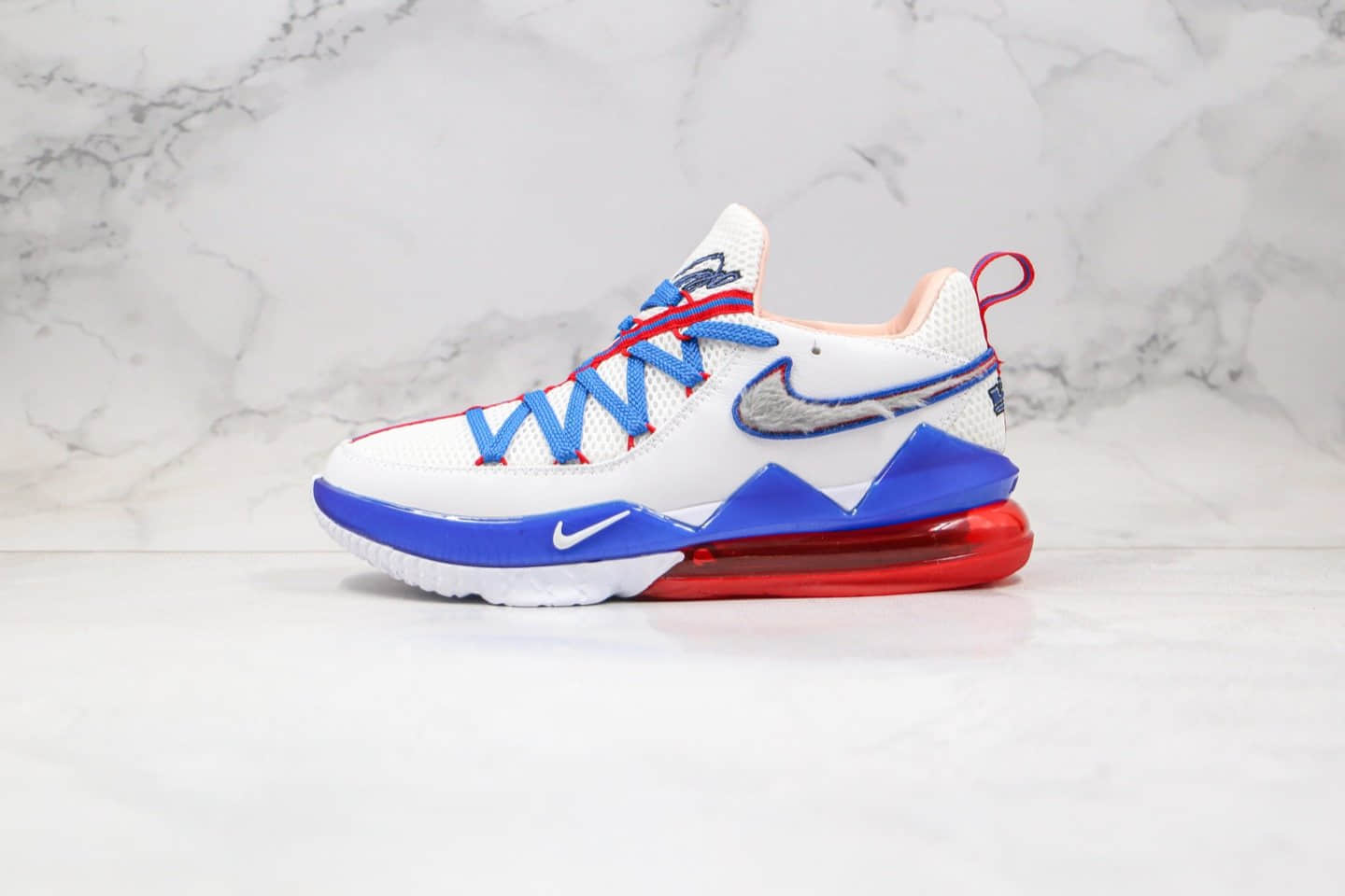 耐克Nike LeBron 17 Low“ Tune Squad”纯原版本詹姆斯17代低帮大灌篮兔八哥白红蓝色原楦开发全码出货 货号：CD5007-100