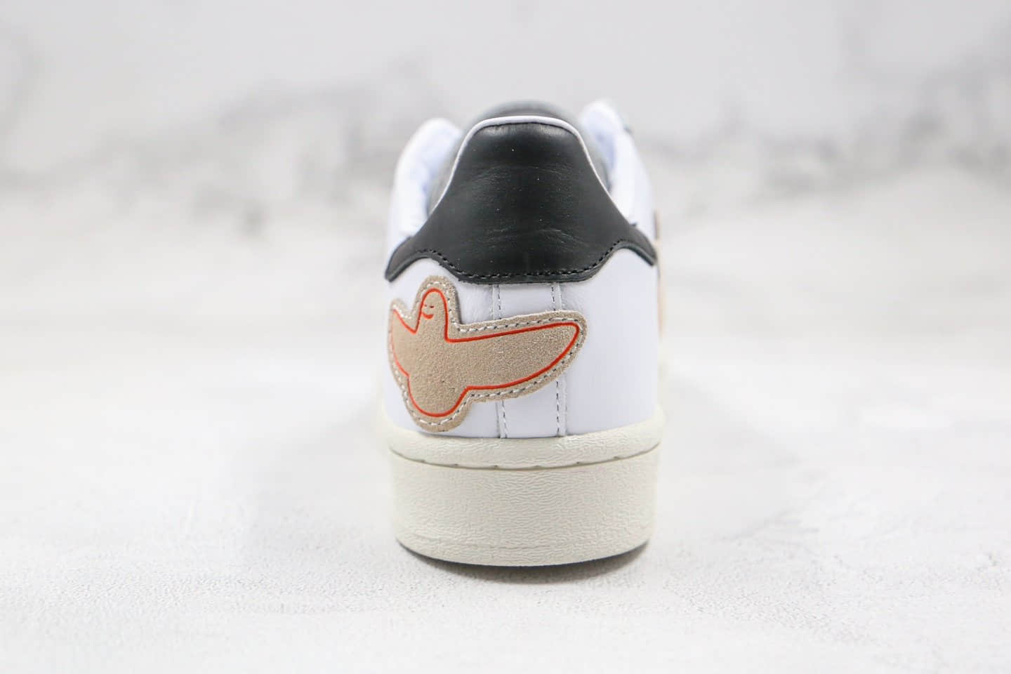 阿迪达斯adidas Superstar Shmoo x Mark Gonzales纯原版本联名款三叶草贝壳头和平鸽子米白色原鞋开模一比一打造 货号：FW8029