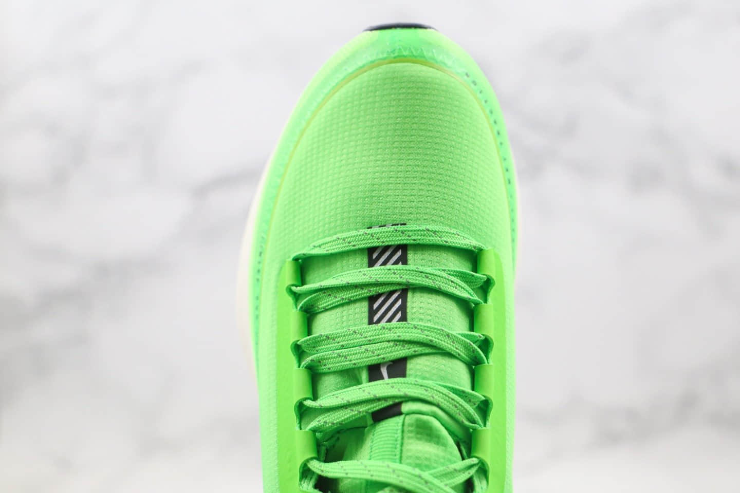 耐克Nike Air Zoom Winflo 6 Shield纯原版本登月6代网面透气跑步鞋荧光绿色区别市面通货版本 货号：BQ3190-301