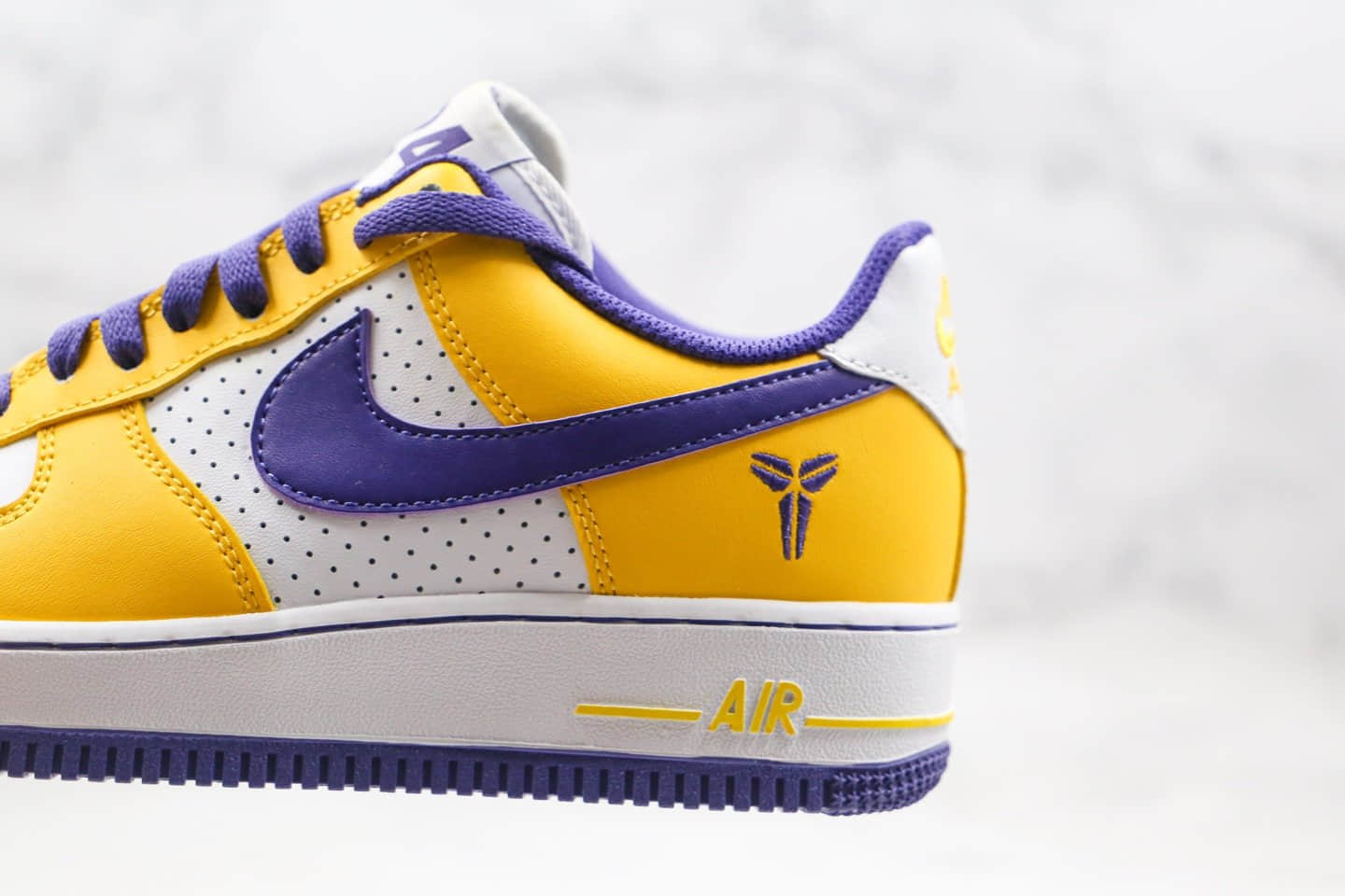 耐克Nike Air Force 1 x Kobe纯原版本科比联名纪念款低帮空军一号黄绿色内置气垫原盒配件 货号：314192-151