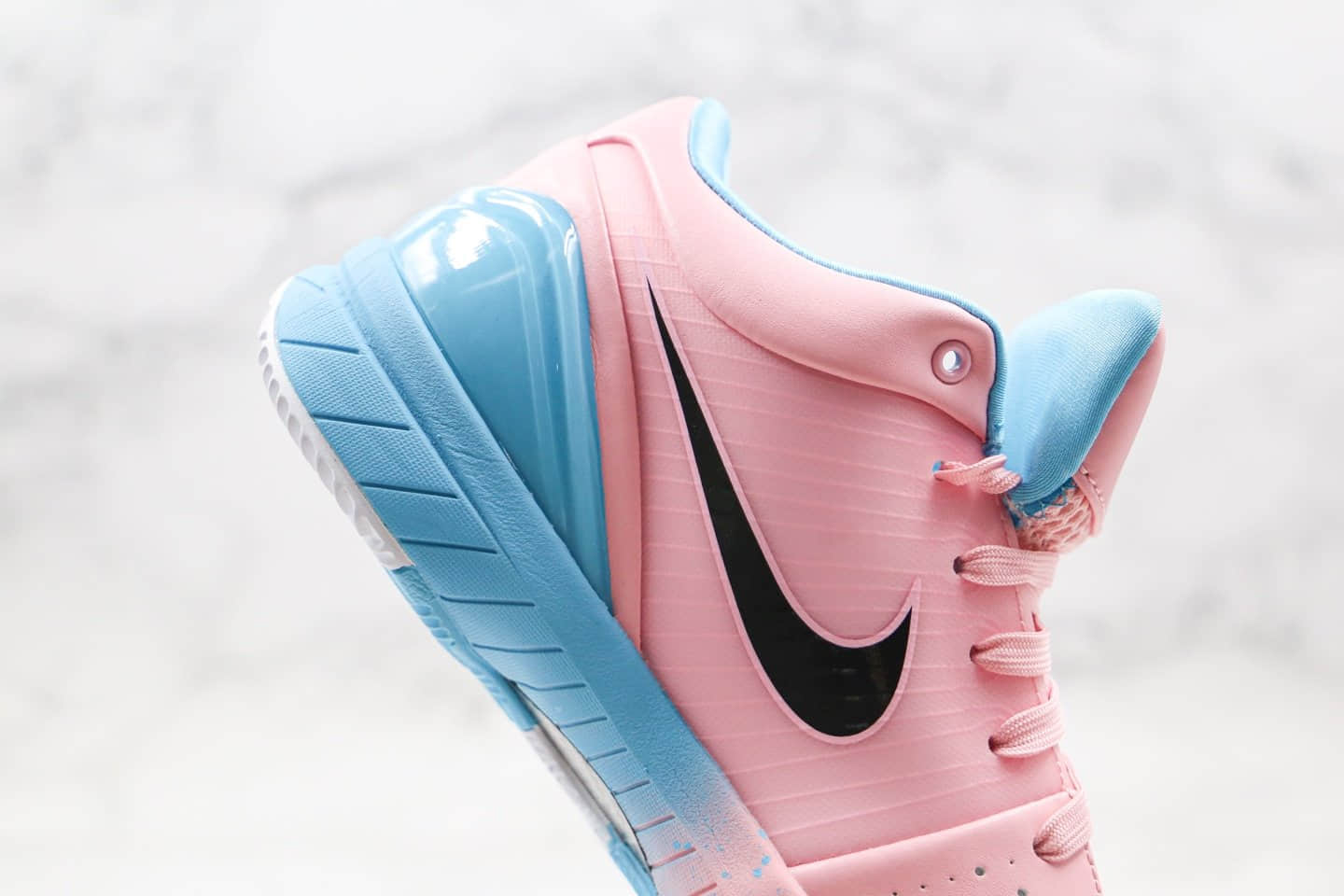 耐克Nike Zoom Kobe 4 Protro WIZENARD纯原版本科比4代粉蓝色实战篮球鞋内置气垫原厂真碳板 货号：AV6339-601