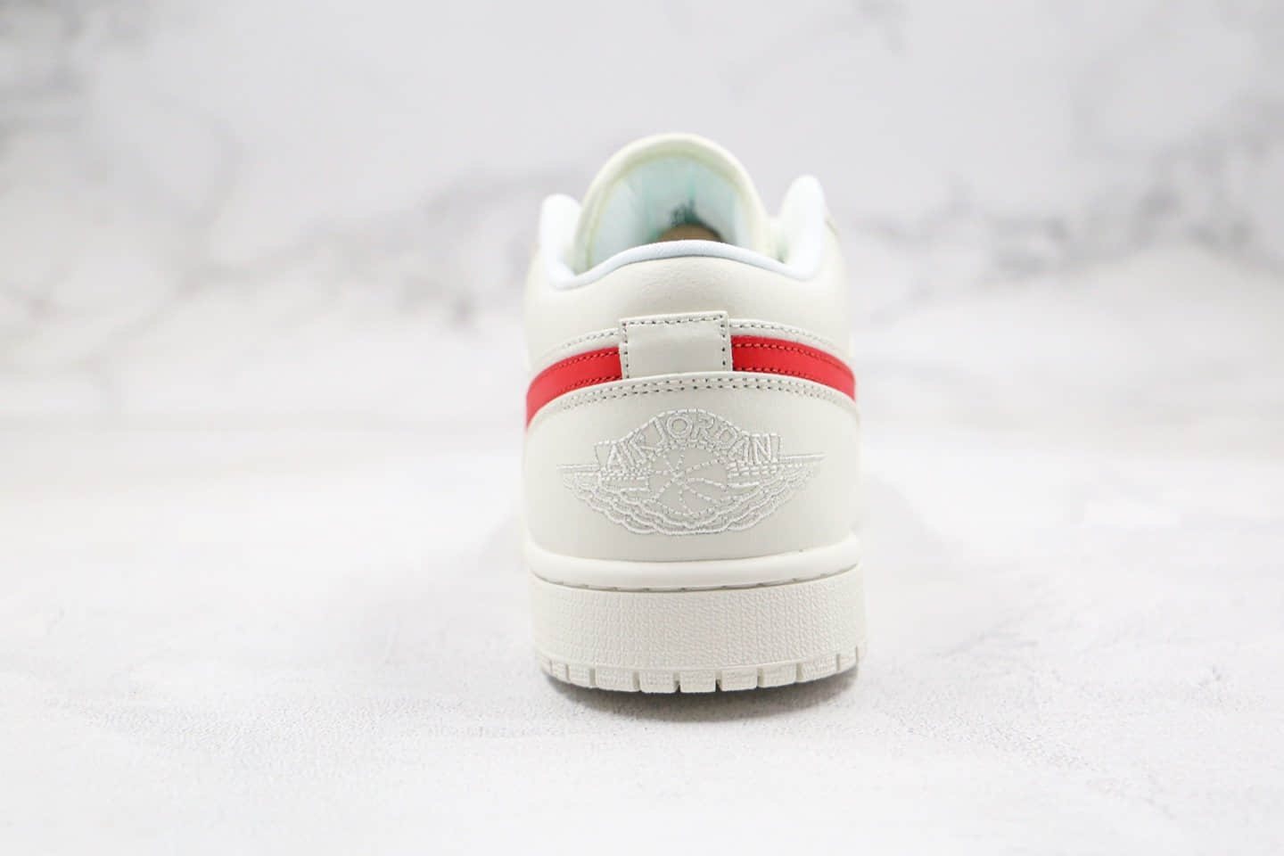 乔丹Air Jordan 1 Low University Red纯原版本低帮AJ1权志龙奶白色大学红色内置气垫原档案数据开发 货号：AO9944-161