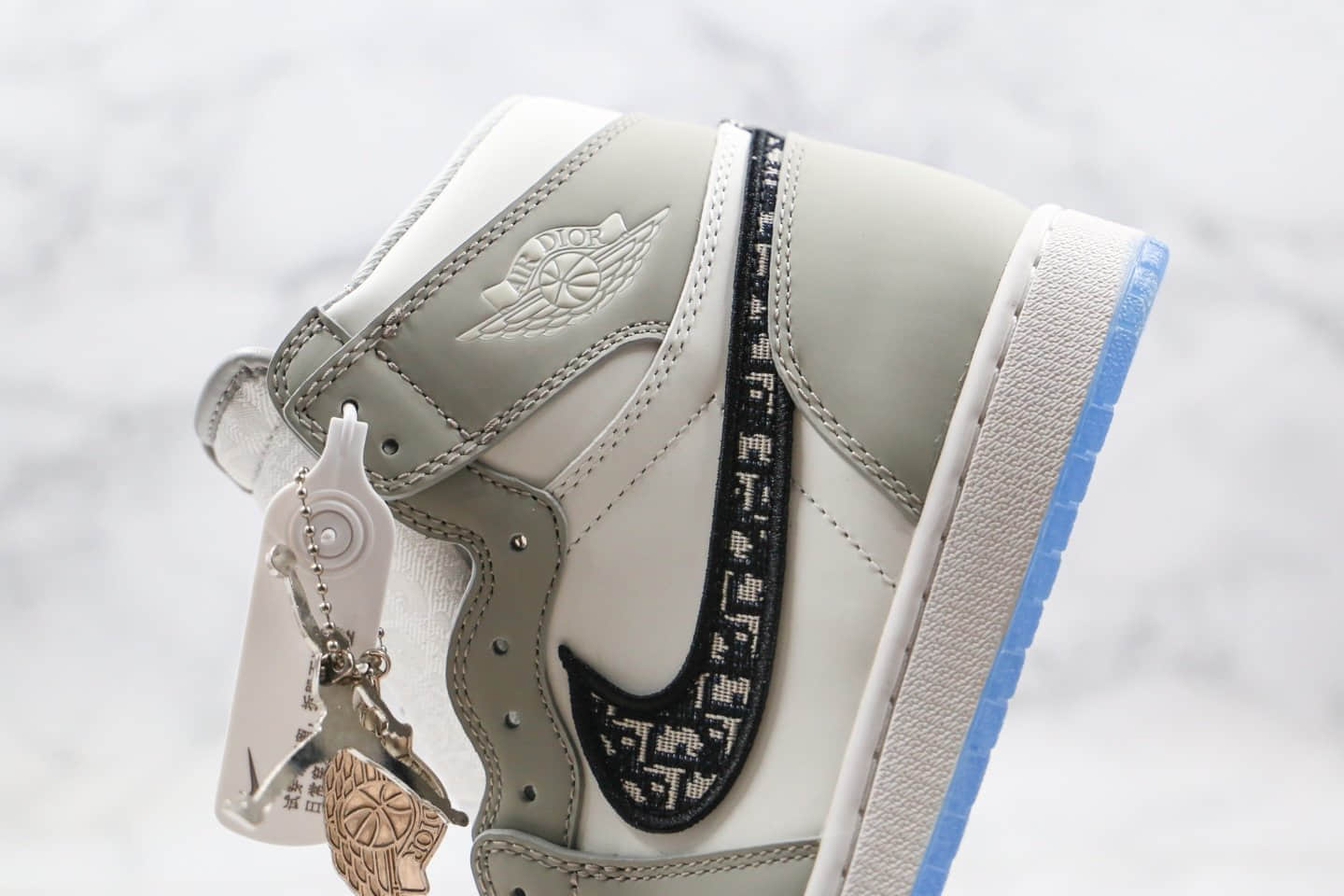 乔丹Dior x Air Jordan 1 High OG纯原版本迪奥联名款35周年限量联名款AJ1原盒原标正确鞋面材质 货号：CQ7629-013