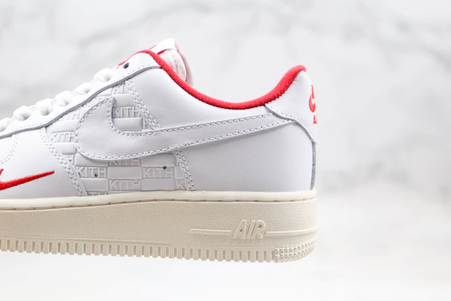 耐克Nike Air Force1 Ronnie Fieg it x KITH纯原版本低帮空军一号日本限定浮雕木盒包装白红色内置气垫原盒配件 货号：CU2980-193