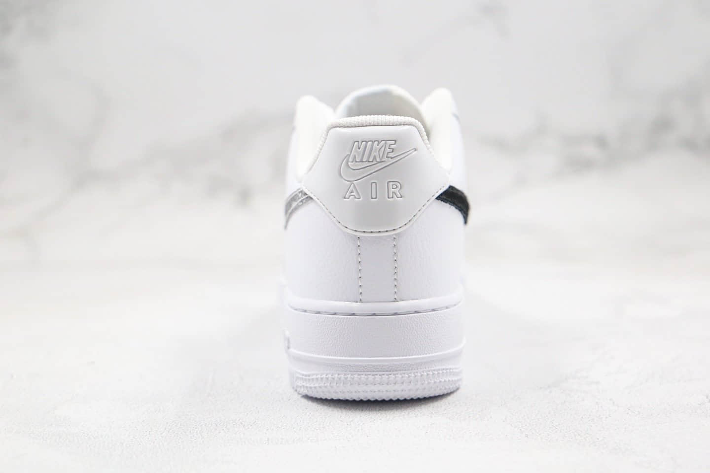 耐克Nike Air Force 1 Low纯原版本低帮空军一号马毛勾白黑色蛇纹鸳鸯钩配色内置气垫原档案数据开发 货号：CW7567-100