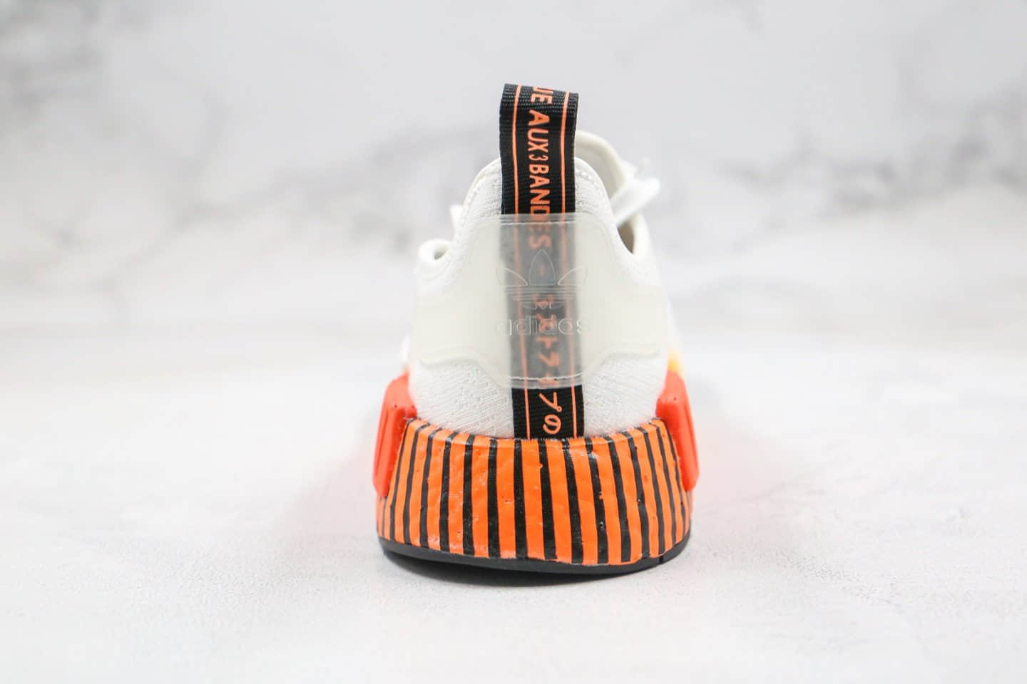 阿迪达斯Adidas Originals NMD_R1 White Black Sun Orange纯原版本三叶草NMD条纹落日橙渐变黑色内置真爆米花中底 货号：FW3648