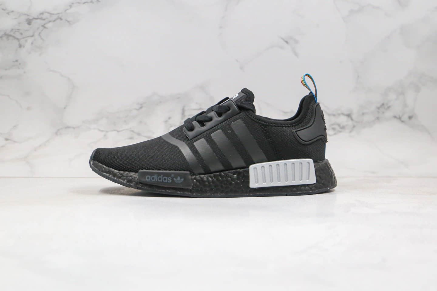 阿迪达斯Adidas NMD R1纯原版本黑银色撞色爆米花跑鞋原盒原标原档案数据开发 货号：Q47261