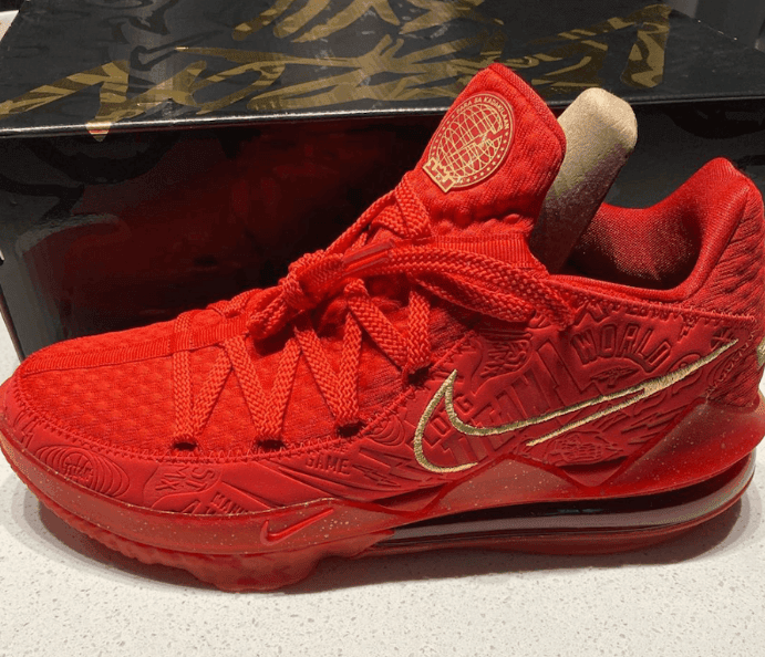 惹眼大红装扮！Titan x Nike LeBron 17 Low联名首度曝光！