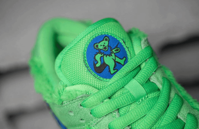 Grateful Dead x Nike SB Dunk Low黄色小熊细节图曝光！