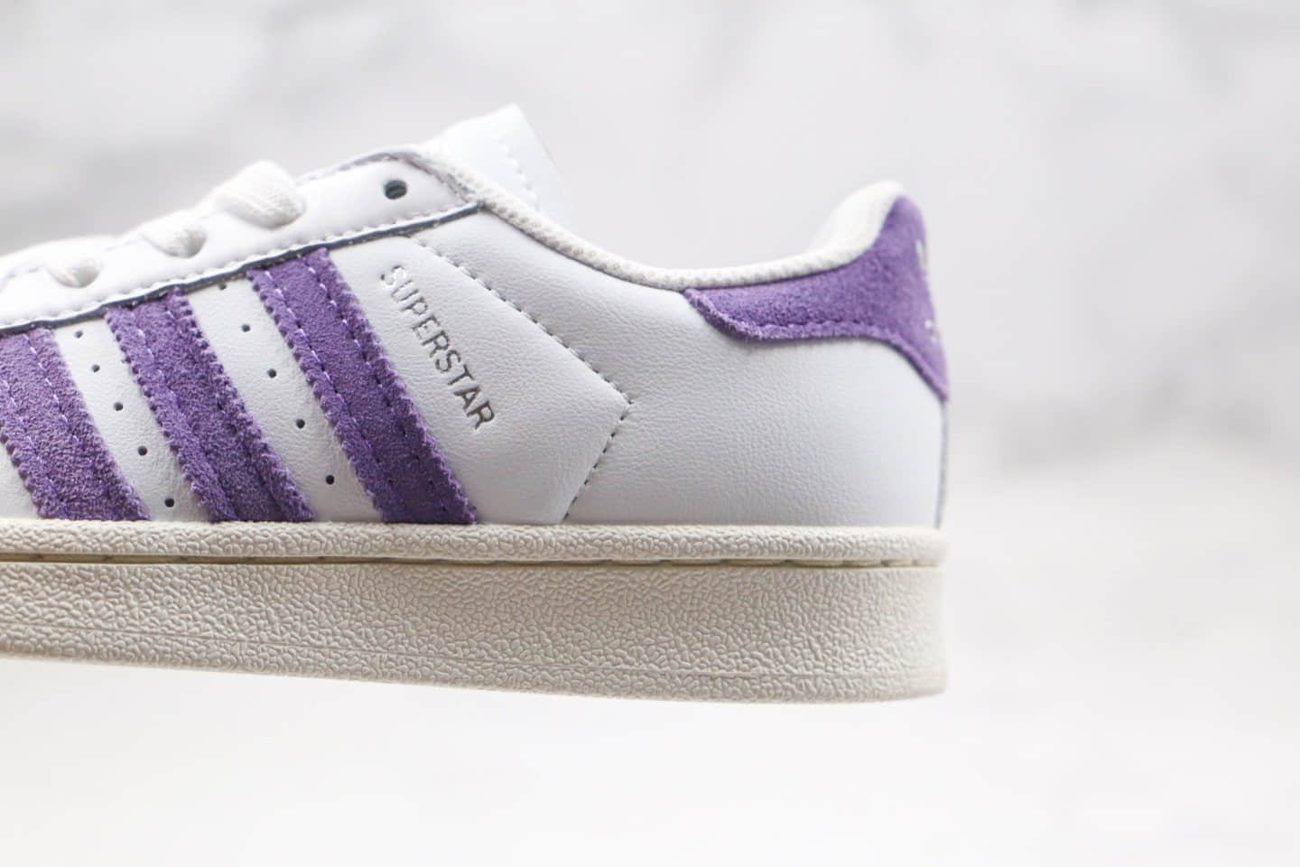 阿迪达斯Adidas Superstar纯原版本三叶草贝壳头板鞋香芋紫色正确硅蓝软中底 货号：FV3373