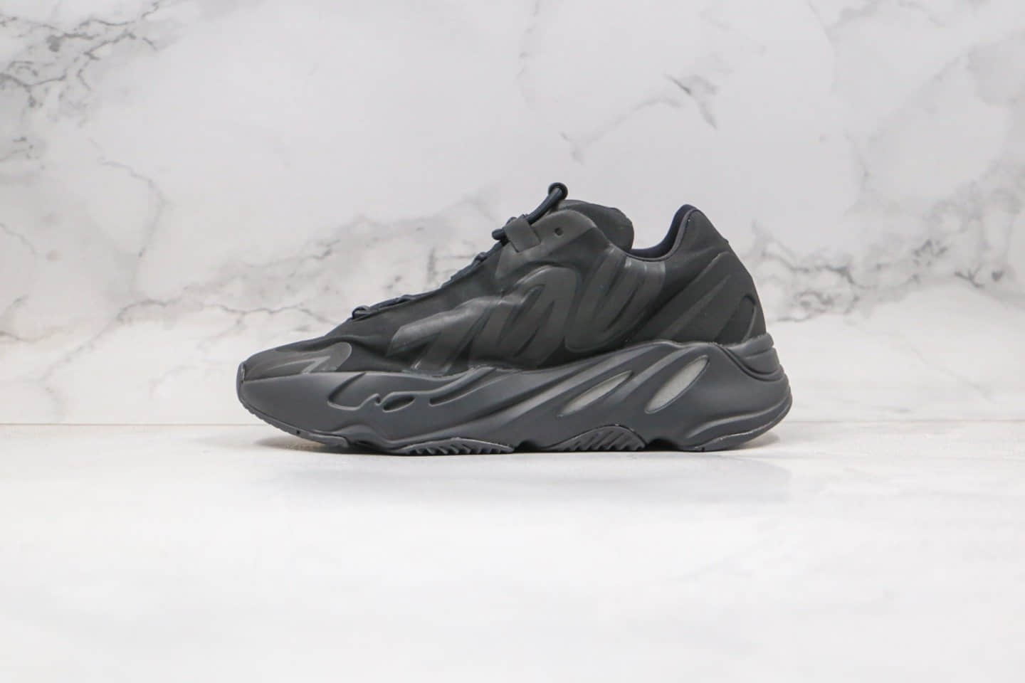 阿迪达斯Adidas Yeezy Boost 700V3纯原版本椰子700三代爆米花跑鞋黑色原楦头纸板打造 货号：FV4440