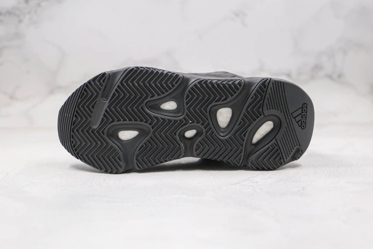 阿迪达斯Adidas Yeezy Boost 700V3纯原版本椰子700三代爆米花跑鞋黑色原楦头纸板打造 货号：FV4440