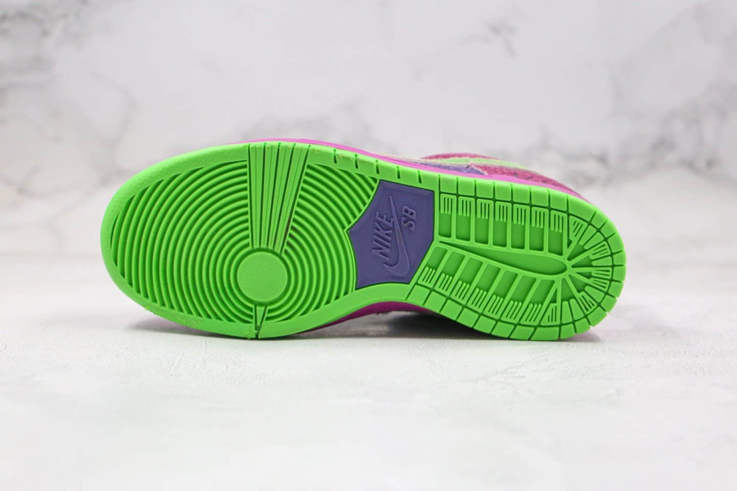 耐克Nike Dunk SB High Spectrum纯原版本低帮SB板鞋反转臭鼬紫绿色内置气垫原档案数据开发 货号：CW9971-500