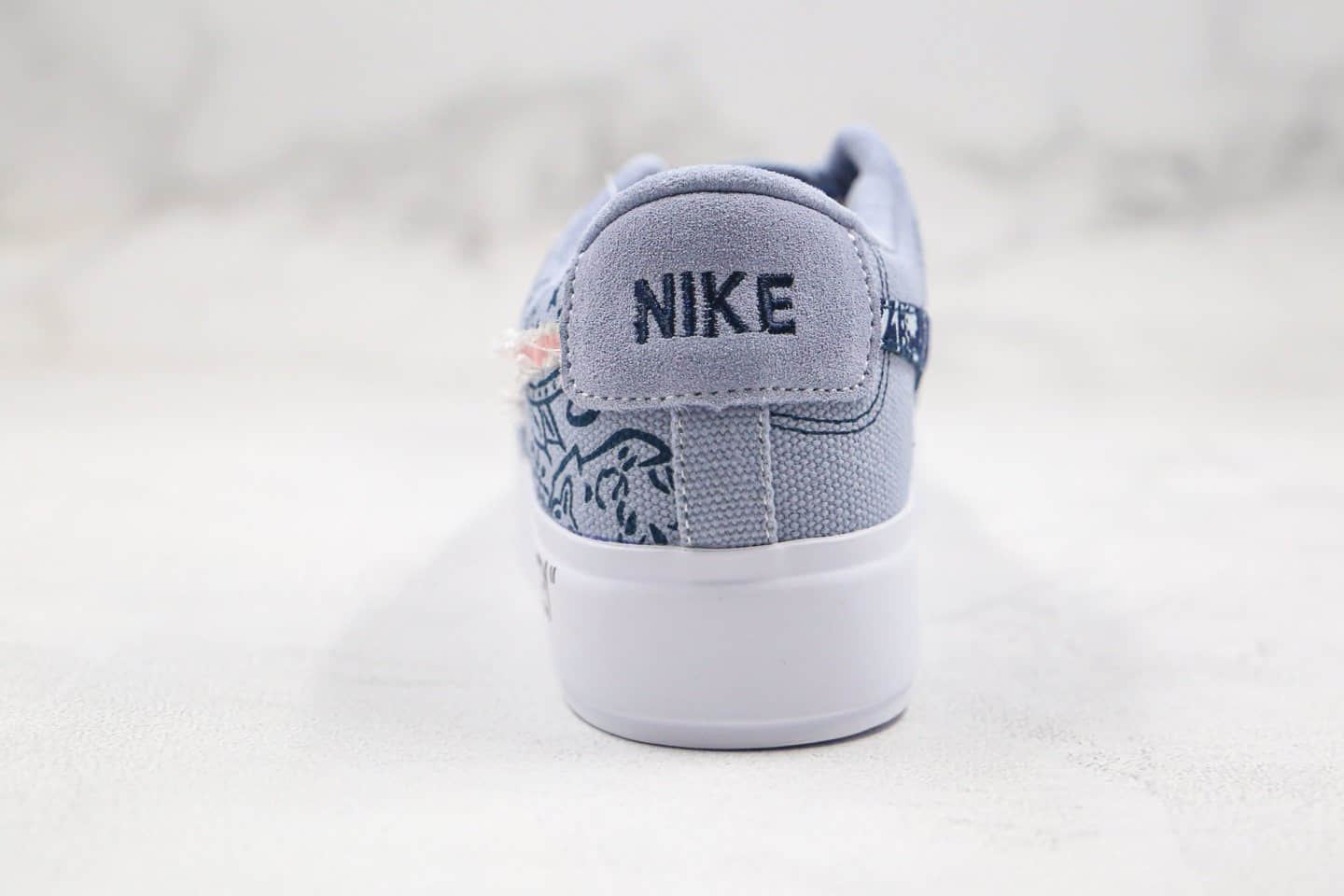 耐克Nike SB Blazer Edge纯原版本低帮开拓者拆线涂鸦灰粉色原鞋开模一比一打造 货号：CI3833-302