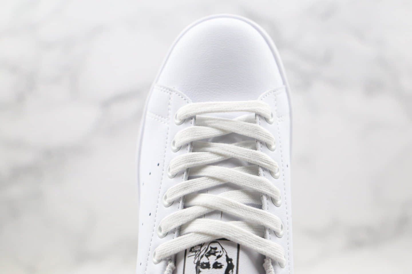 阿迪达斯Adidas Originals Stan Smith W纯原版本三叶草史密斯亮白色黑标小白鞋正确头层牛皮材质 货号：FU6895