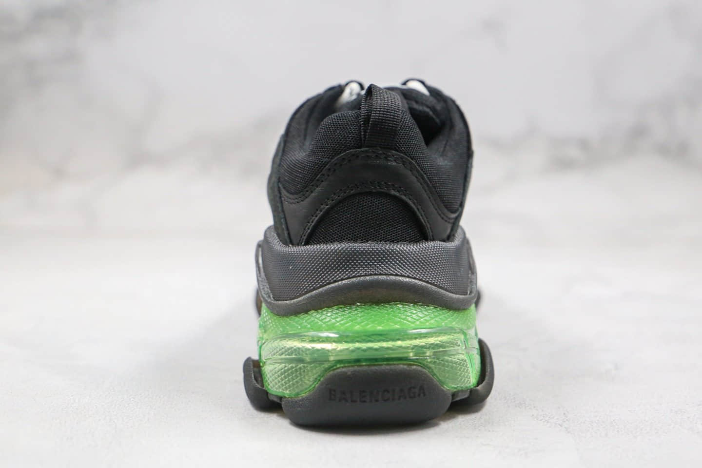 巴黎世家Balenciaga Triple S纯原版本复古气垫跑鞋黑绿色原鞋开模