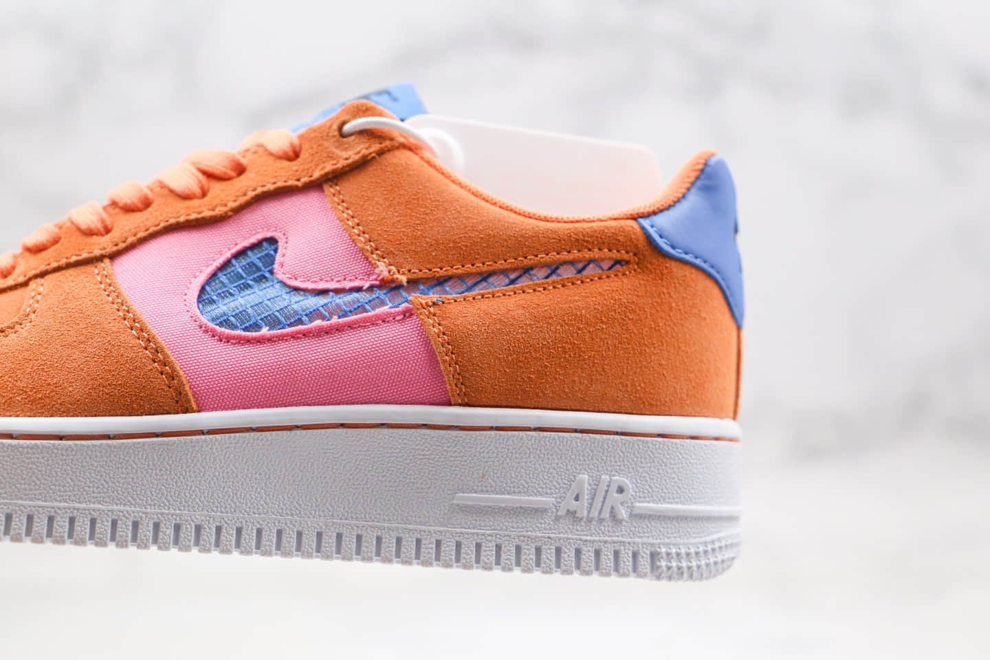 耐克Nike WMNS Air Force 1 '07纯原版本低帮空军一号橙粉蓝色编织格子钩内置气垫 货号：CW7300-800