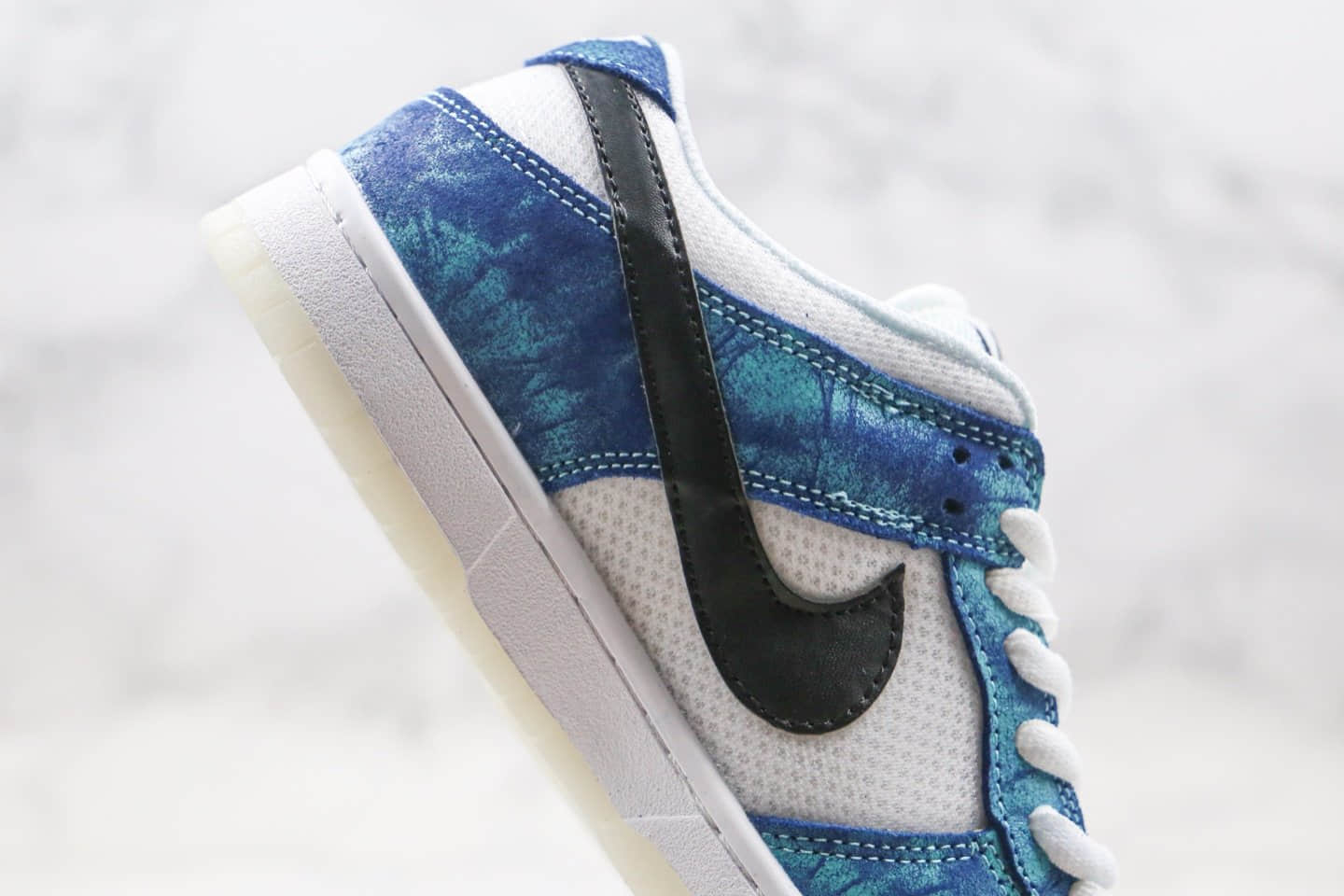 耐克Nike SB Dunk Low Pro公司级版本低帮SB板鞋白蓝扎染配色原盒原标 货号：CD0461-100