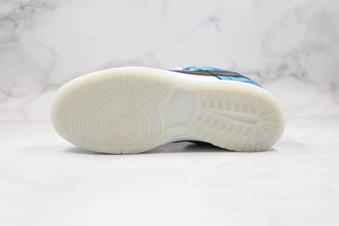 耐克Nike SB Dunk Low Pro公司级版本低帮SB板鞋白蓝扎染配色原盒原标 货号：CD0461-100