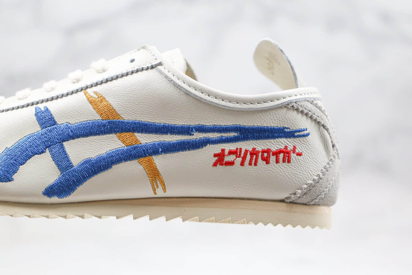 亚瑟士Onitsuka Tiger NIPPON MADE MEXICO 66 DELUXE メキシコ 66 デラックス纯原版本鬼冢虎手工鞋米白色低帮帆布鞋内置芯片 货号：1181A119-100