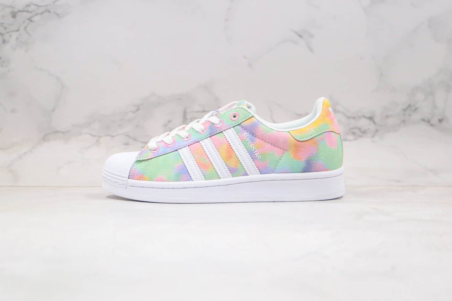 阿迪达斯Adidas Superstar Originals Superstar纯原版本三叶草贝壳头彩虹帆布扎染渐变粉色原盒原标正确鞋面卡色 货号：FY1268