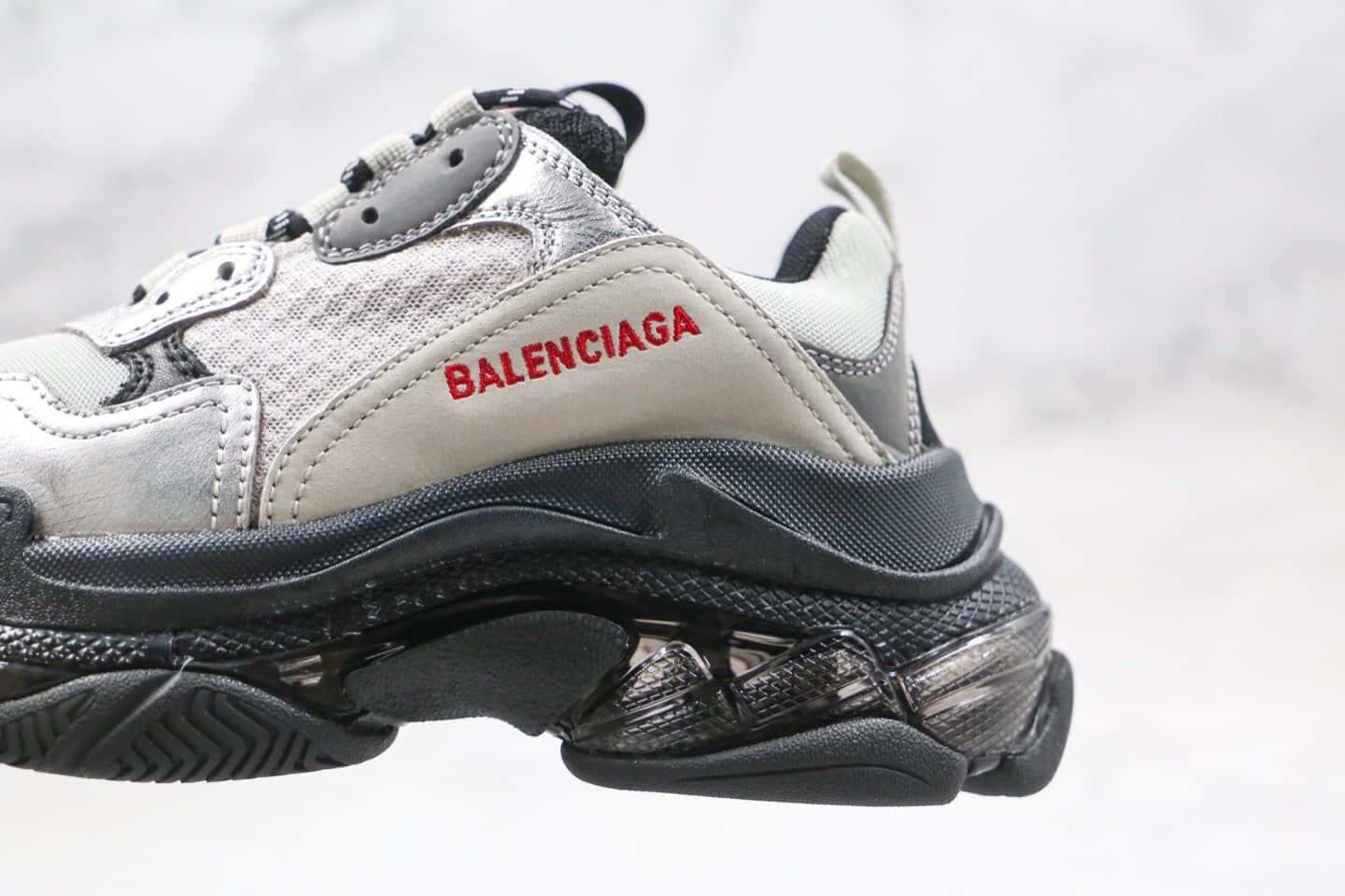 巴黎世家Balenciaga TriPle S纯原版本复古气垫老爹鞋黑银色原厂八层组合大底真实气垫