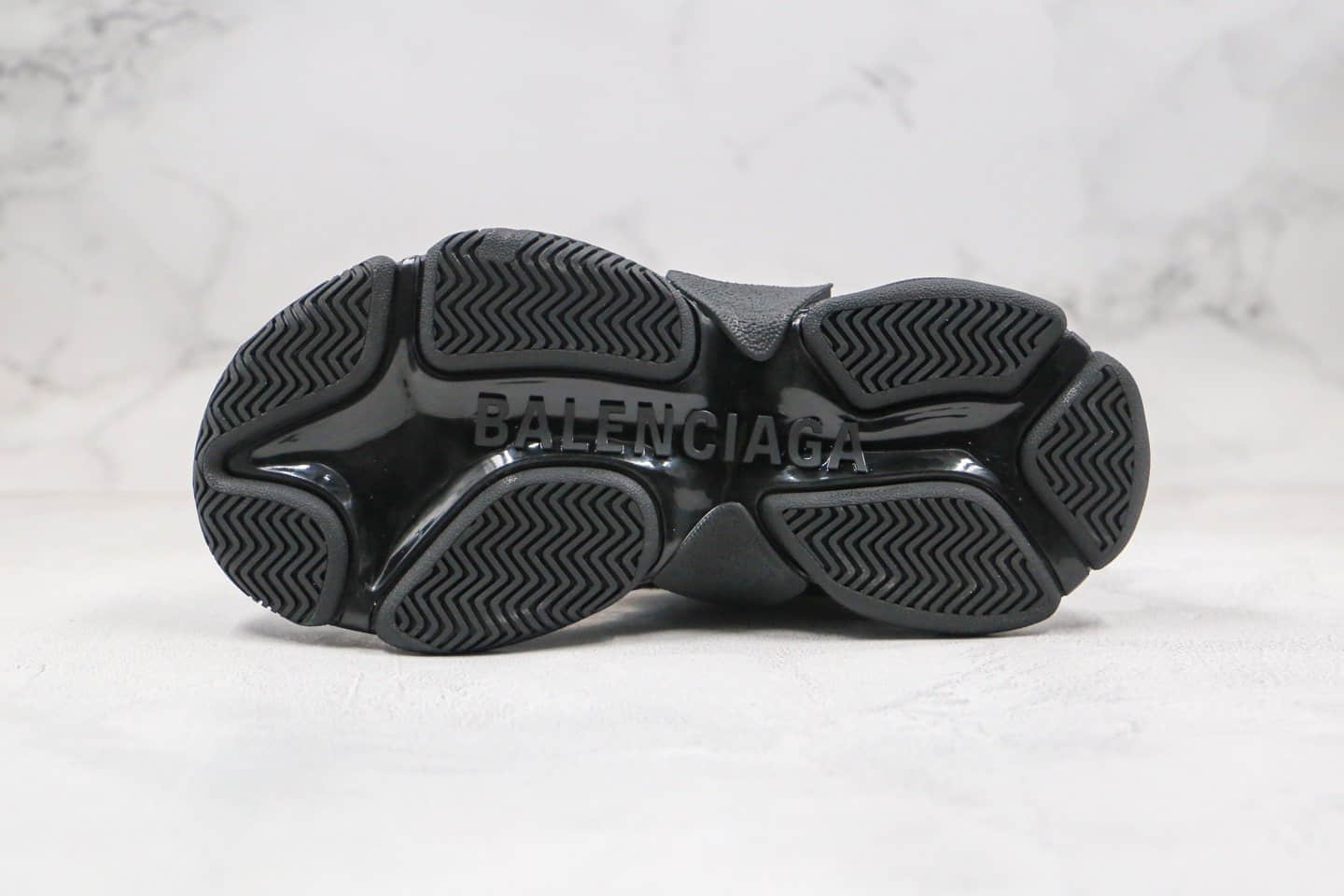 巴黎世家Balenciaga TriPle S纯原版本复古气垫老爹鞋黑银色原厂八层组合大底真实气垫