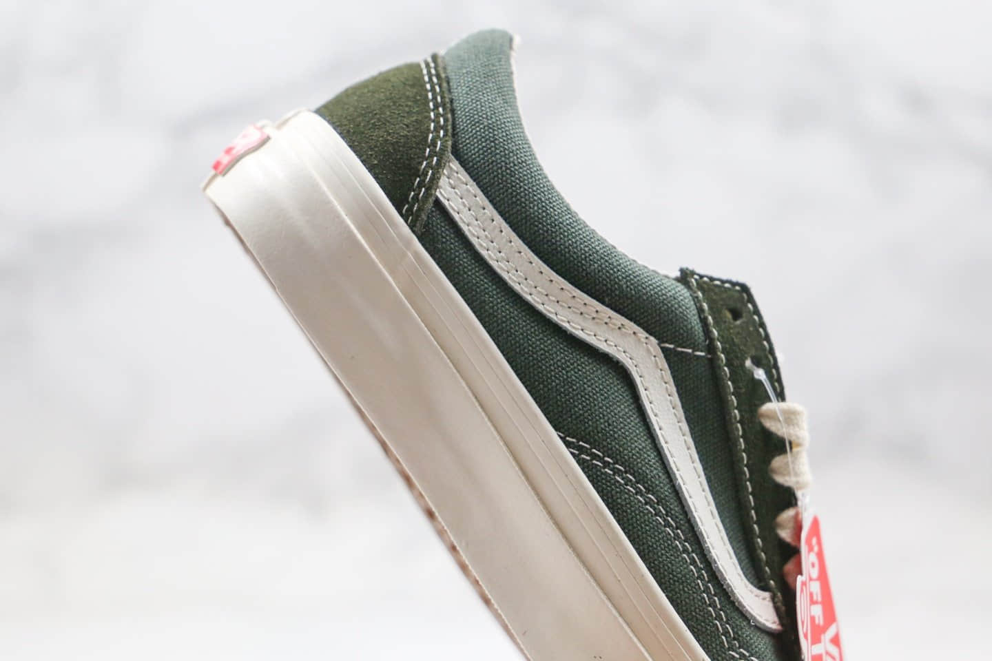 万斯Vans Vault OG Old Skool LX公司级版本麂皮板鞋军绿色原版原楦蓝盒 货号：VNOA36C8U9Q