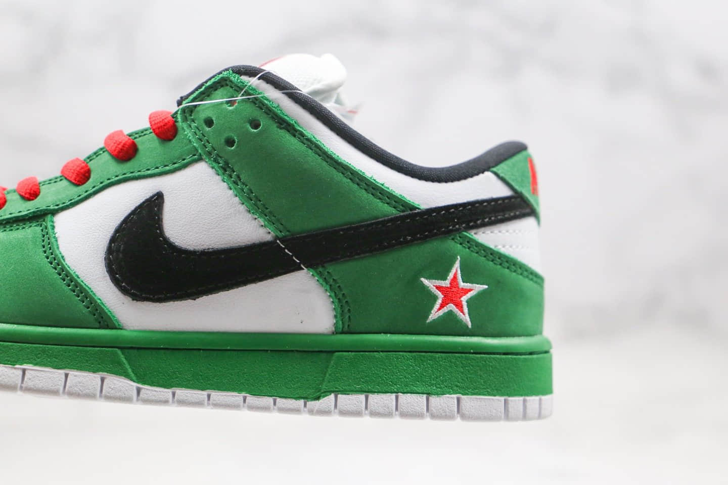 耐克Nike Dunk Low Pro SB “Heineken”纯原版本SB板鞋喜力啤酒原鞋开发遵循原版 货号：304292-302