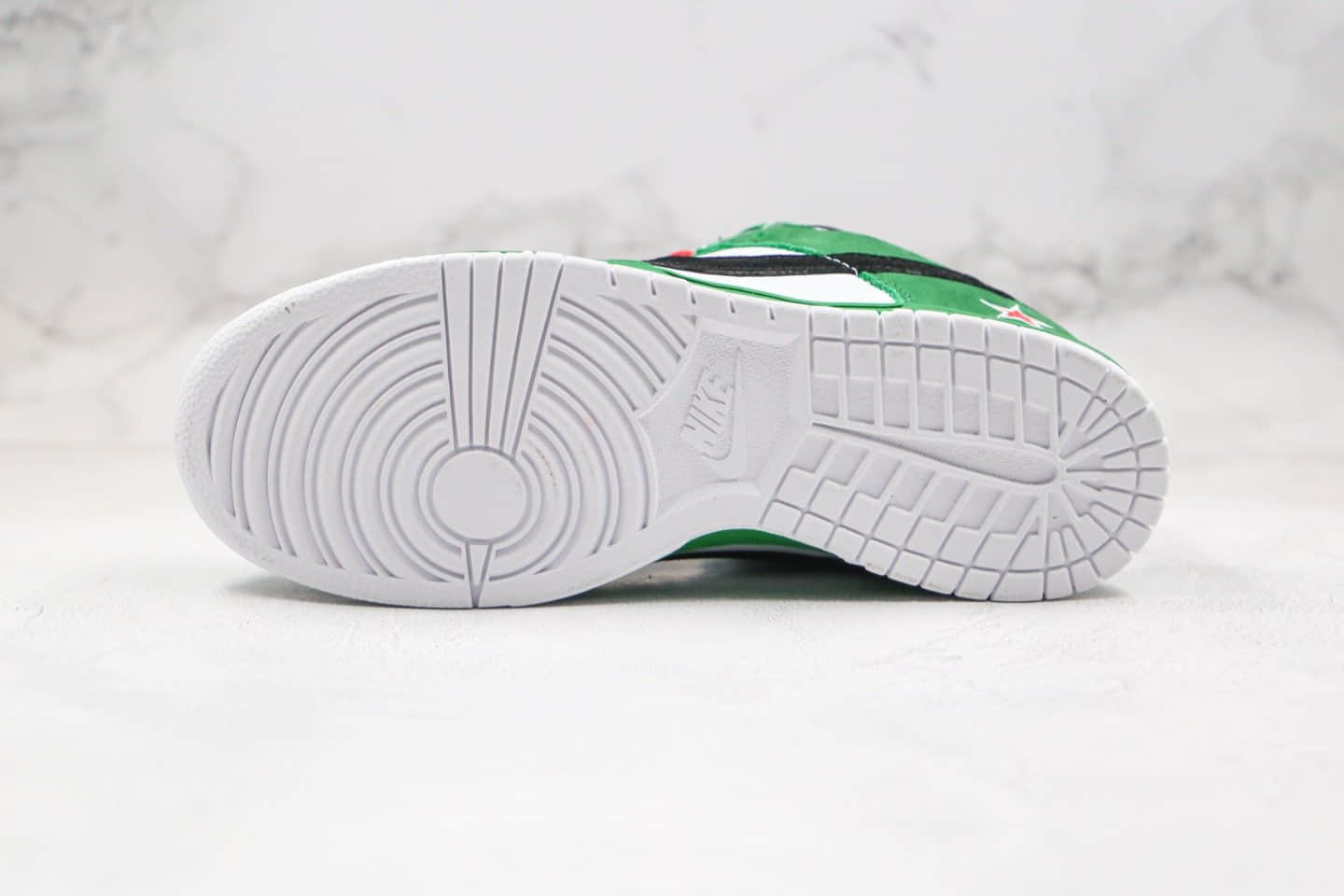 耐克Nike Dunk Low Pro SB “Heineken”纯原版本SB板鞋喜力啤酒原鞋开发遵循原版 货号：304292-302