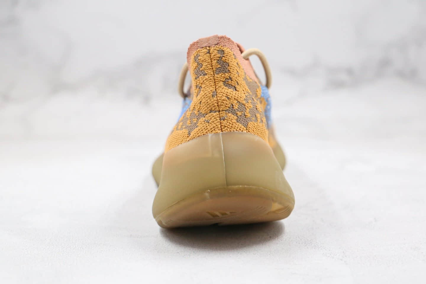 阿迪达斯adidas Yeezy Boost 380“Blue Oat”公司级版本椰子380蓝棕色原纸板开发原档案数据开发 货号：Q47306