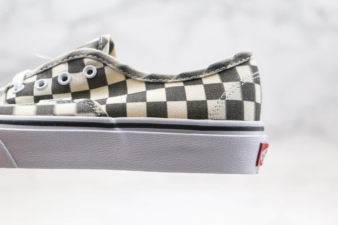 万斯VANS AUTHENTIC公司级版本安纳海姆低帮黑白棋盘格子幻影模糊原厂硫化大底内置钢印 货号：VN0A38EMVJM