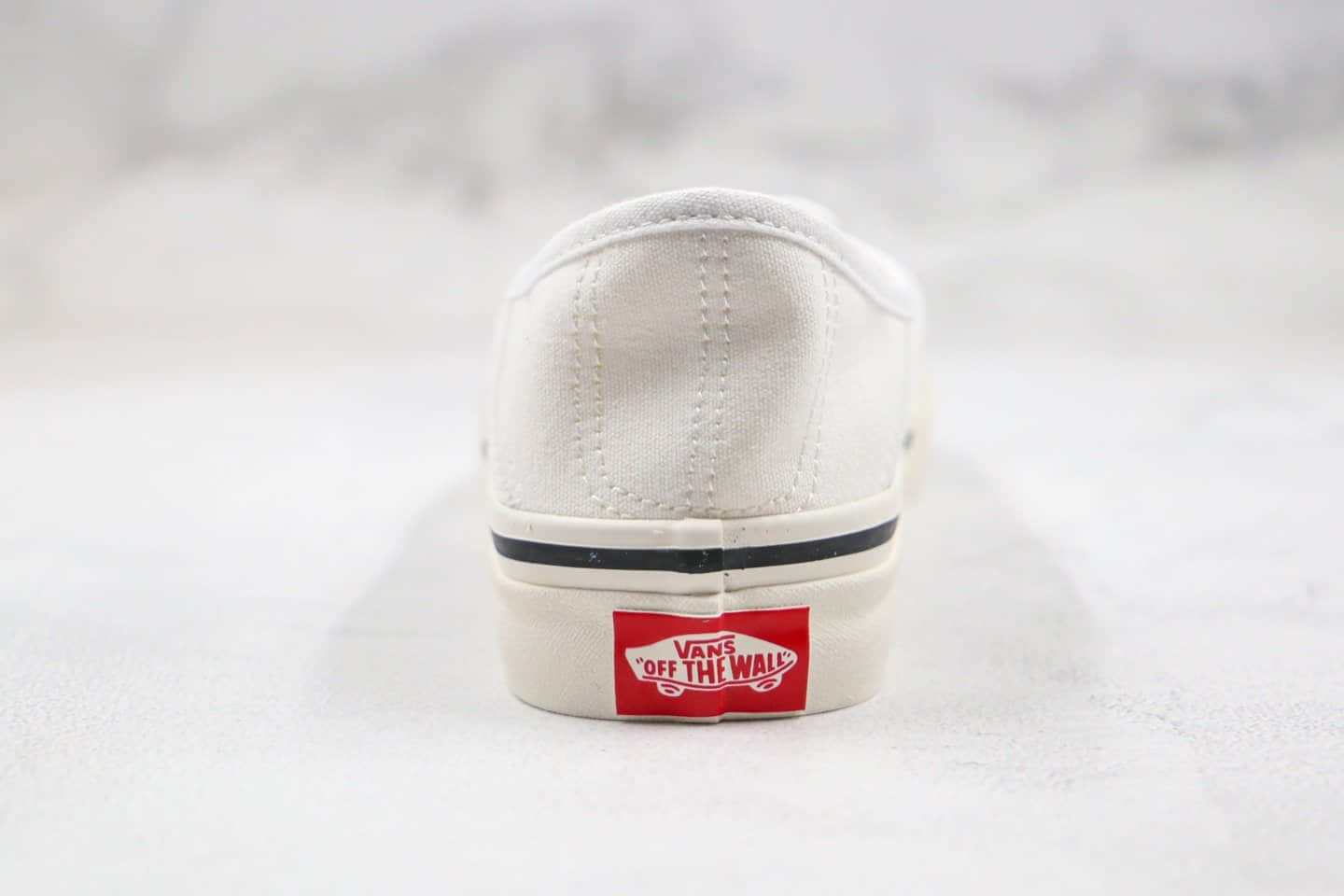 万斯Vans Vault OG Old Skool LX公司级版本高端支线U型后跟白色低帮帆布鞋原厂硫化大底原盒原标 型号：B1-23