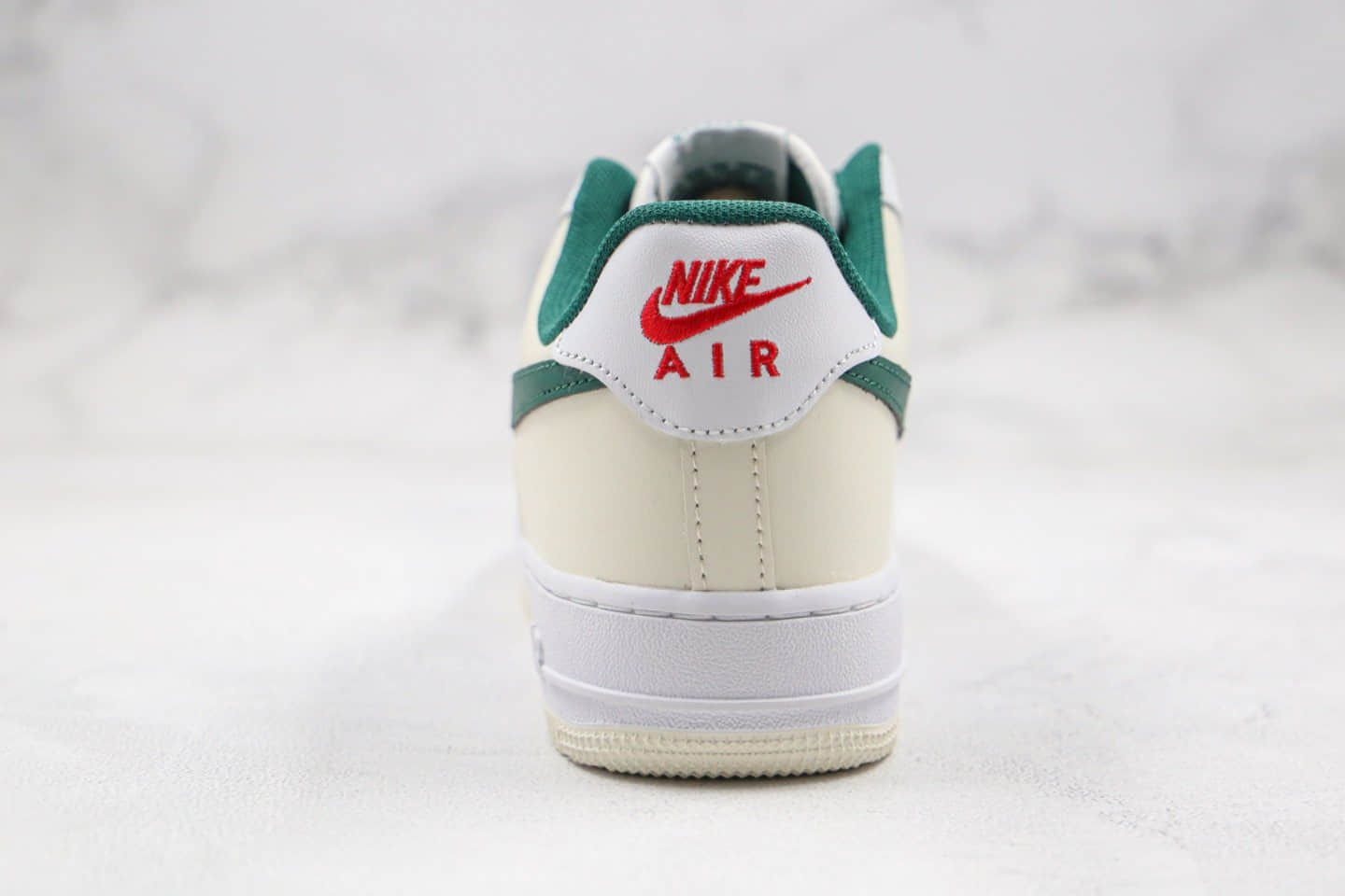 耐克Nike Air Force 1 Low 07纯原版本低帮空军一号米白绿小红书爆款板鞋内置气垫原档案数据开发 货号：FF0902-012