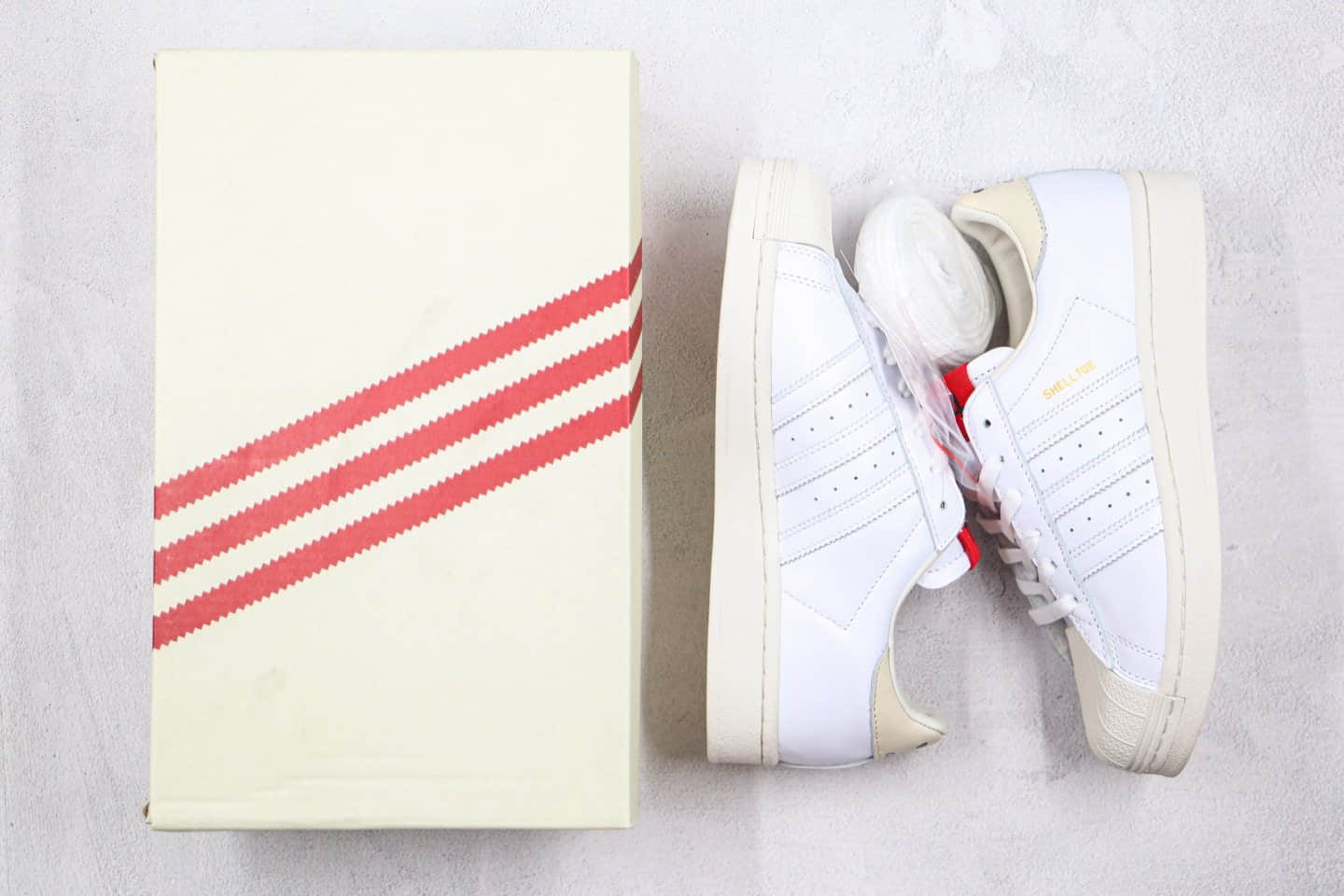 阿迪达斯Adidas Superstar Shelltoe纯原版本三叶草贝壳头424白红色杨幂同款原盒配件原档案数据开发 货号：FW7624